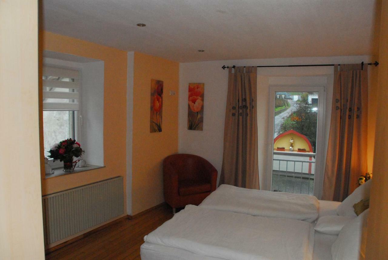 Weingut Berweiler Hotel Klusserath Екстериор снимка